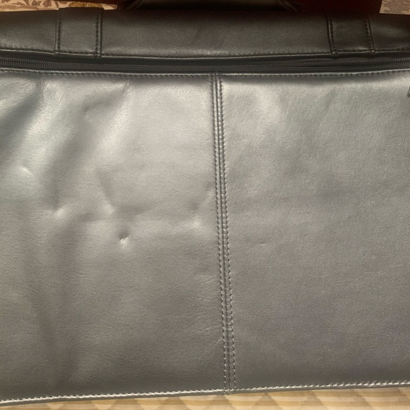 NEW Kenneth Cole Black Leather Laptop/Messenger Bag/Briefcase with Keys & Strap - Picture 4 of 16
